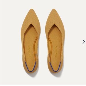 Brand New Rothy’s The Point Shoe in Sunflower